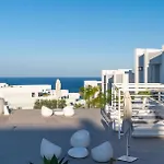 Modern 2 Bedroom With Panoramic Sea Views *