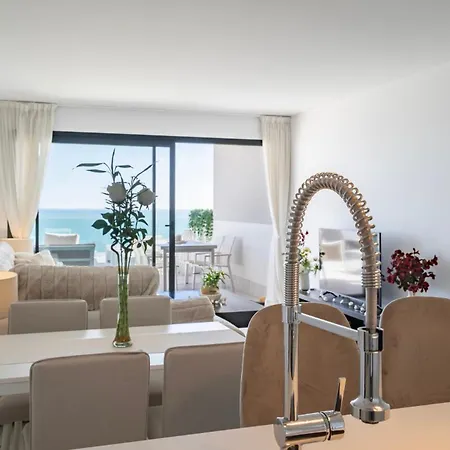 Lejlighed Modern 2 Bedroom With Panoramic Sea Views