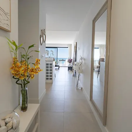 Lejlighed Modern 2 Bedroom With Panoramic Sea Views